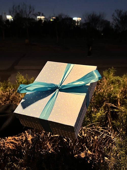 PREMIUM Gift Box With Hand Note